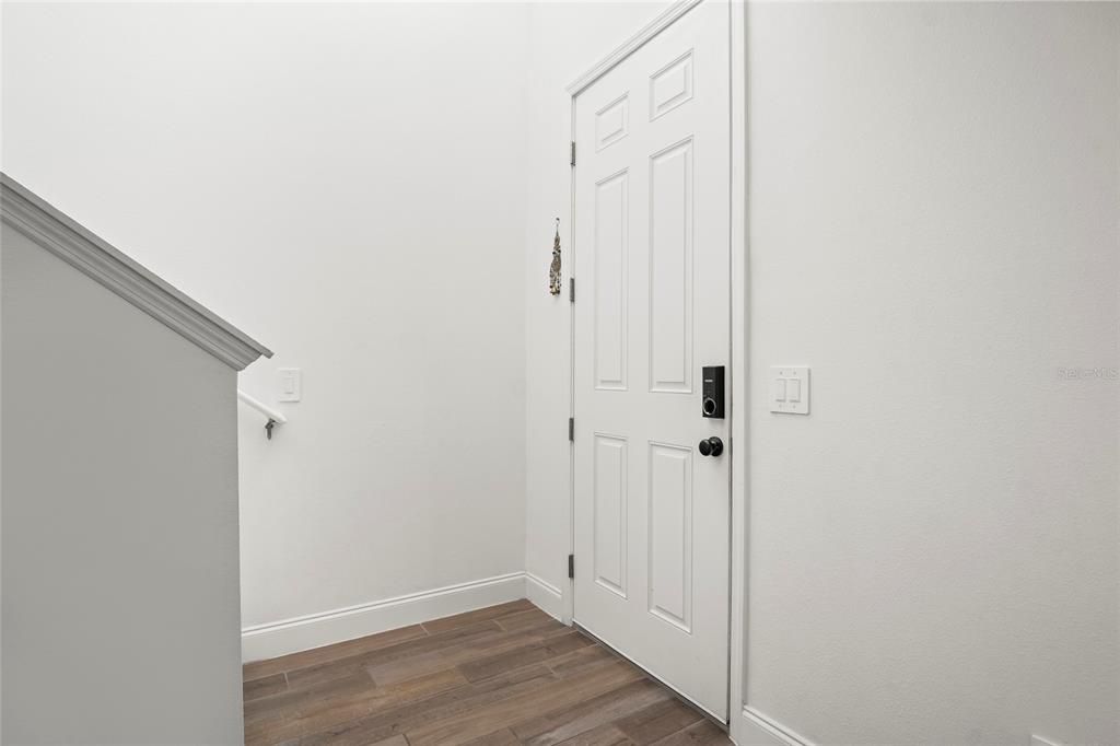 出租: $3,200 (5 贝兹, 3 浴室, 2631 平方英尺)