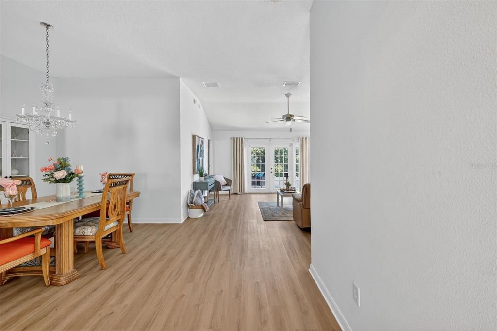 En Venta: $319,000 (3 camas, 2 baños, 1512 Pies cuadrados)