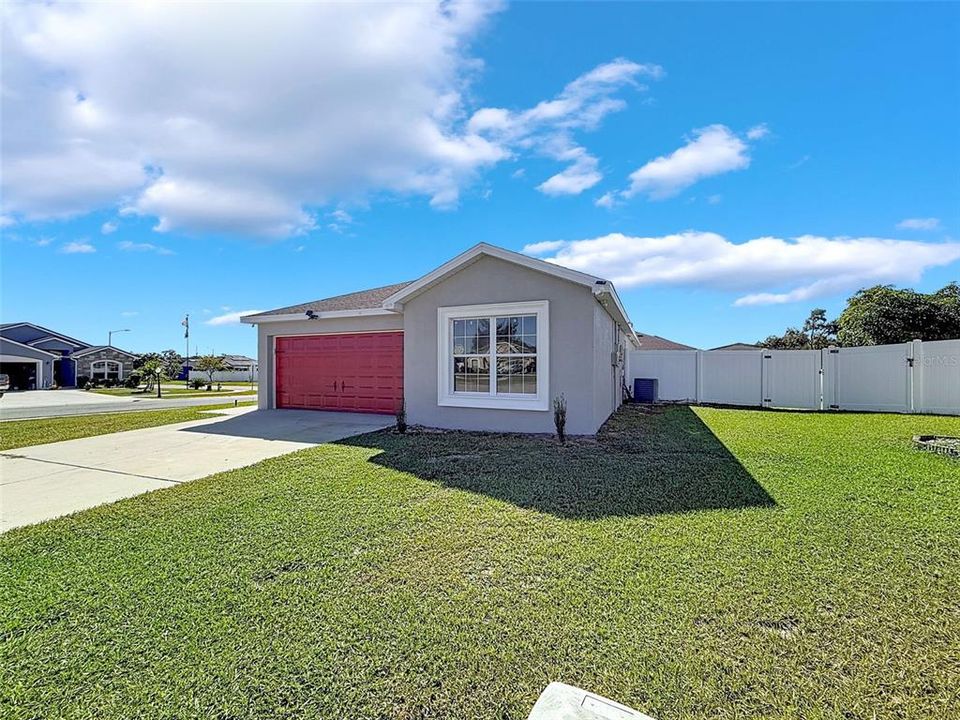 For Sale: $300,000 (4 beds, 2 baths, 1583 Square Feet)