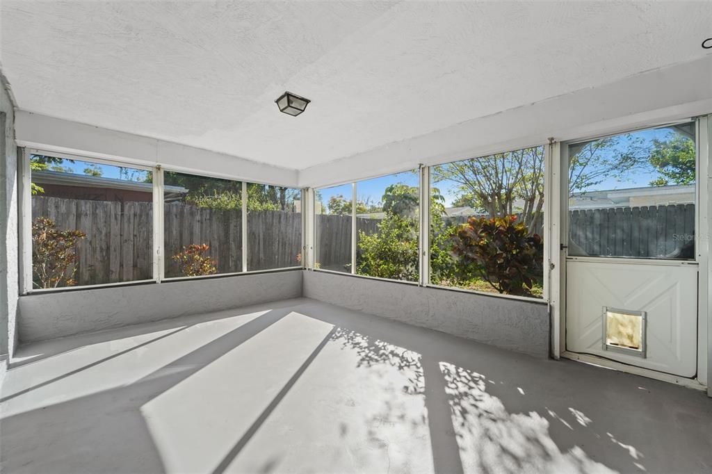 Active With Contract: $1,495 (3 beds, 2 baths, 1263 Square Feet)