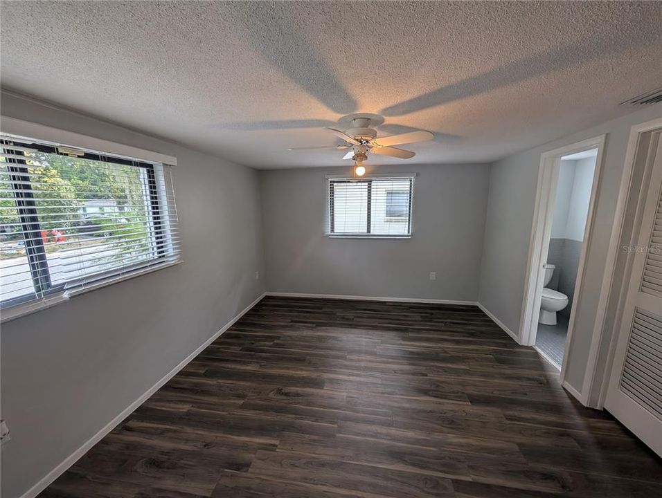 Active With Contract: $1,495 (3 beds, 2 baths, 1263 Square Feet)