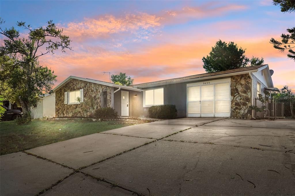 Active With Contract: $1,495 (3 beds, 2 baths, 1263 Square Feet)