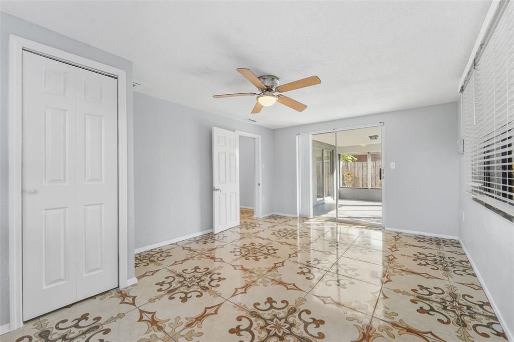 Active With Contract: $1,495 (3 beds, 2 baths, 1263 Square Feet)