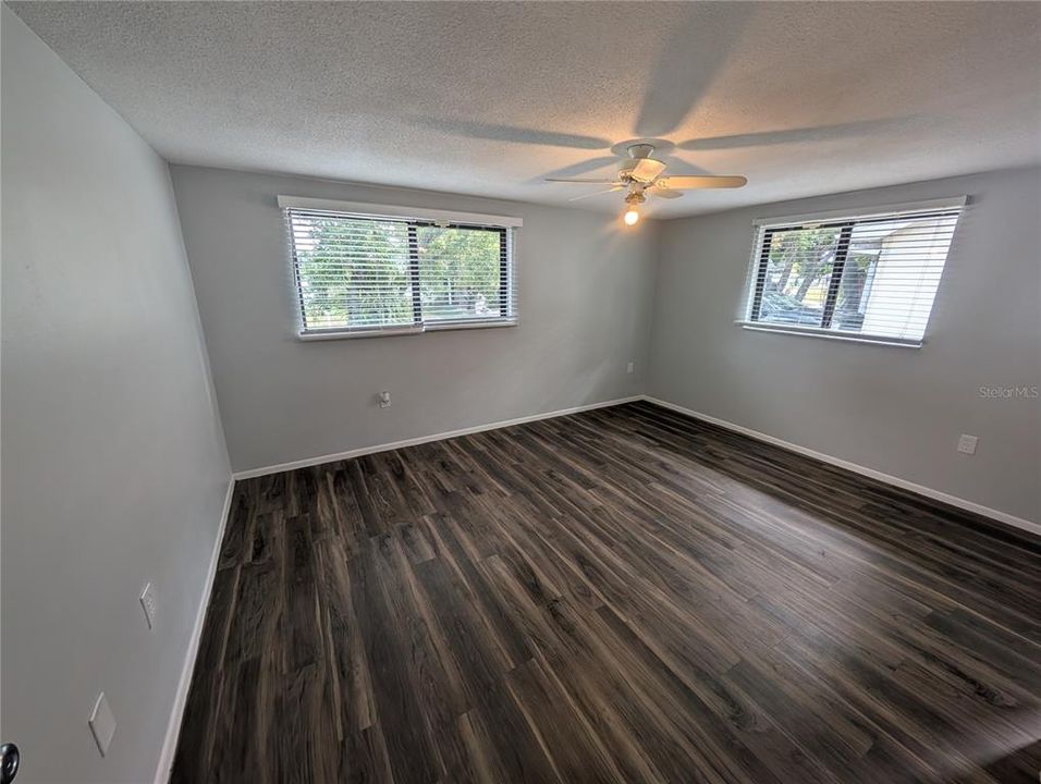 Active With Contract: $1,495 (3 beds, 2 baths, 1263 Square Feet)