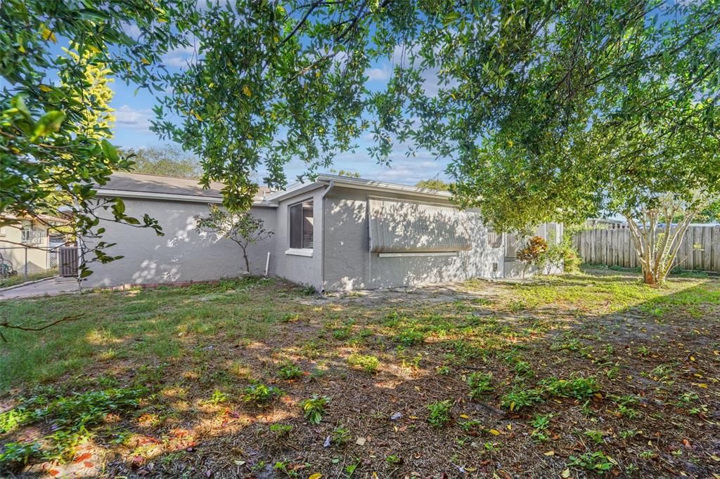 Active With Contract: $1,495 (3 beds, 2 baths, 1263 Square Feet)