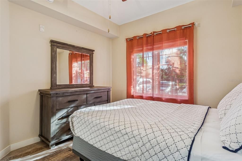 待售: $319,500 (3 贝兹, 2 浴室, 1151 平方英尺)