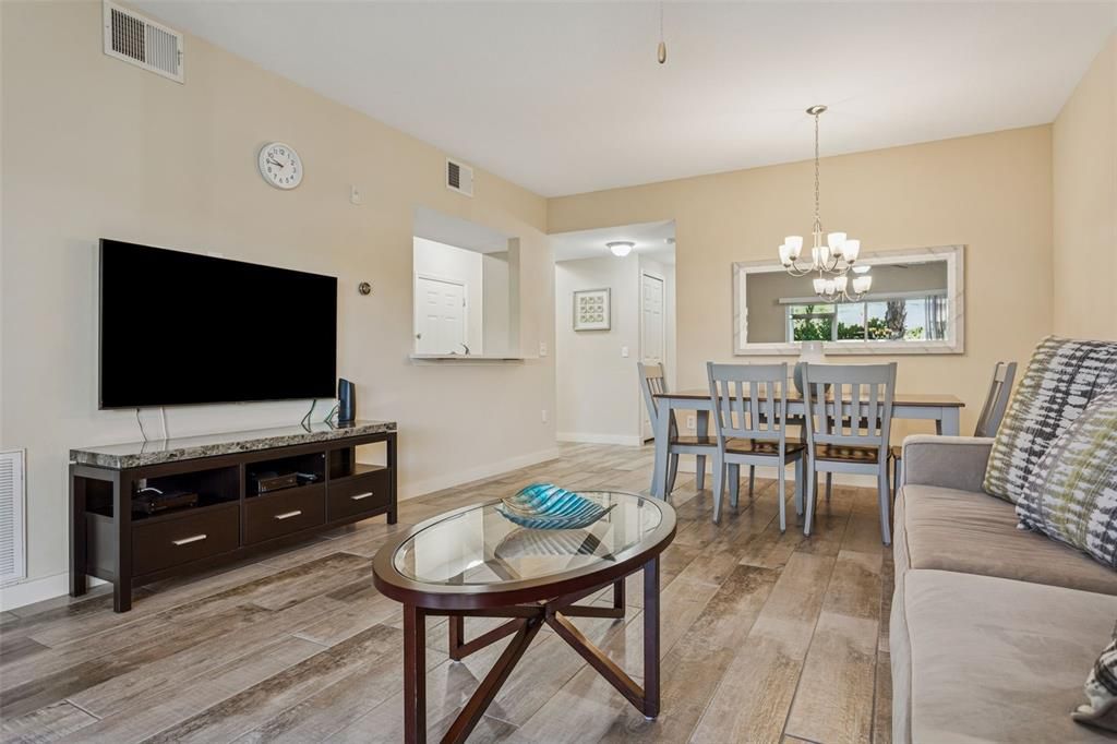 待售: $319,500 (3 贝兹, 2 浴室, 1151 平方英尺)