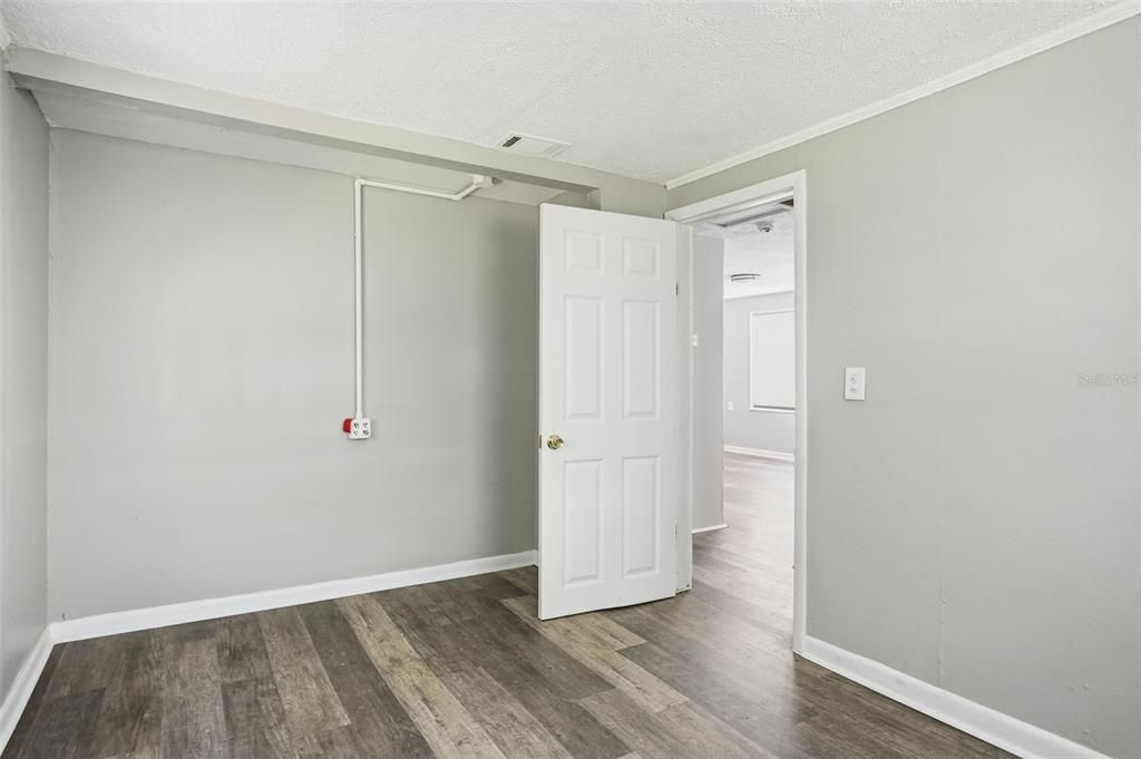 For Sale: $175,000 (3 beds, 1 baths, 1068 Square Feet)