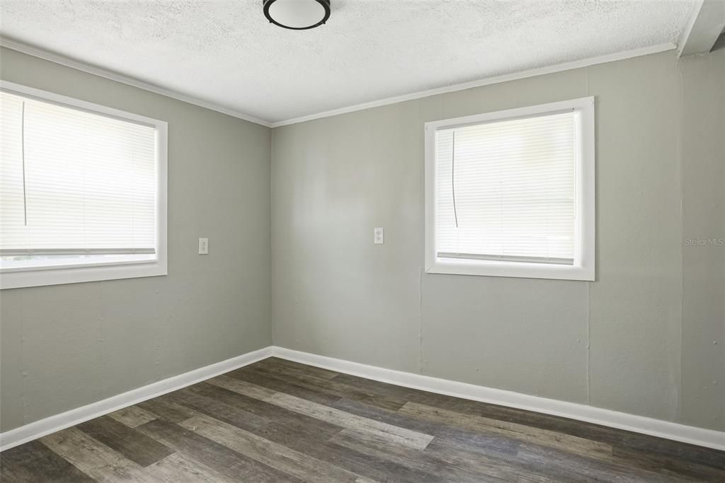 For Sale: $175,000 (3 beds, 1 baths, 1068 Square Feet)