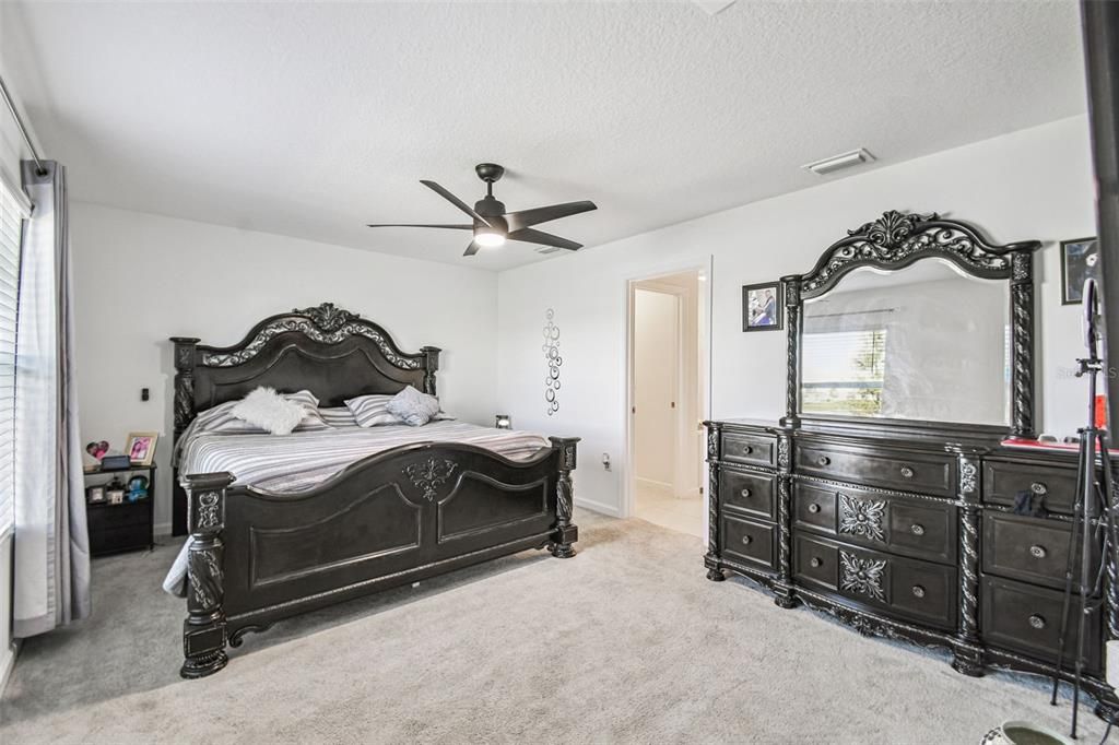 待售: $299,900 (3 贝兹, 2 浴室, 1451 平方英尺)