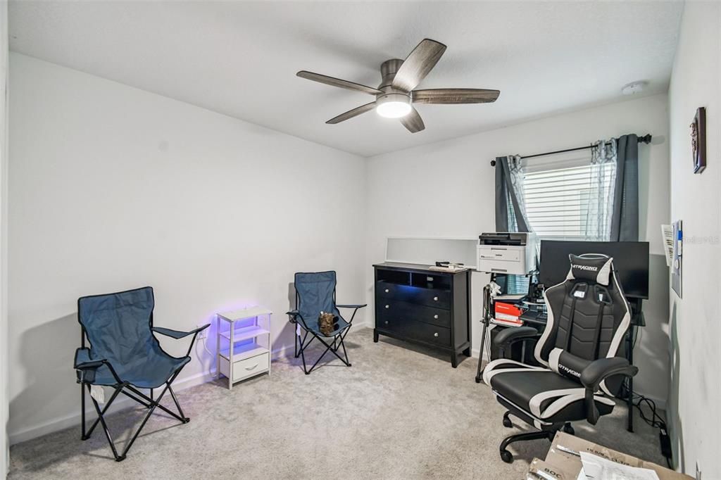 待售: $299,900 (3 贝兹, 2 浴室, 1451 平方英尺)