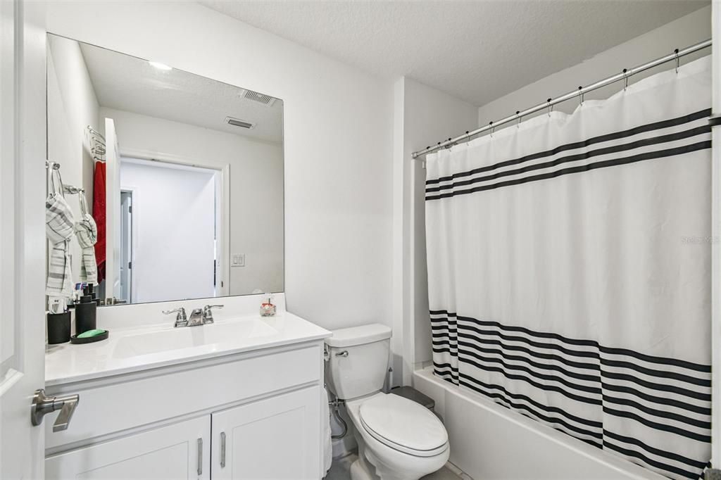 待售: $299,900 (3 贝兹, 2 浴室, 1451 平方英尺)