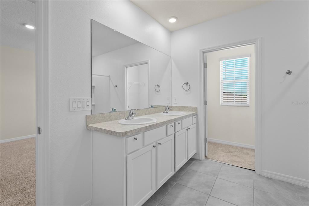 En Venta: $499,000 (5 camas, 3 baños, 2594 Pies cuadrados)