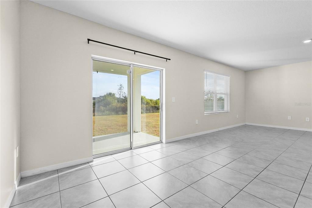 En Venta: $499,000 (5 camas, 3 baños, 2594 Pies cuadrados)