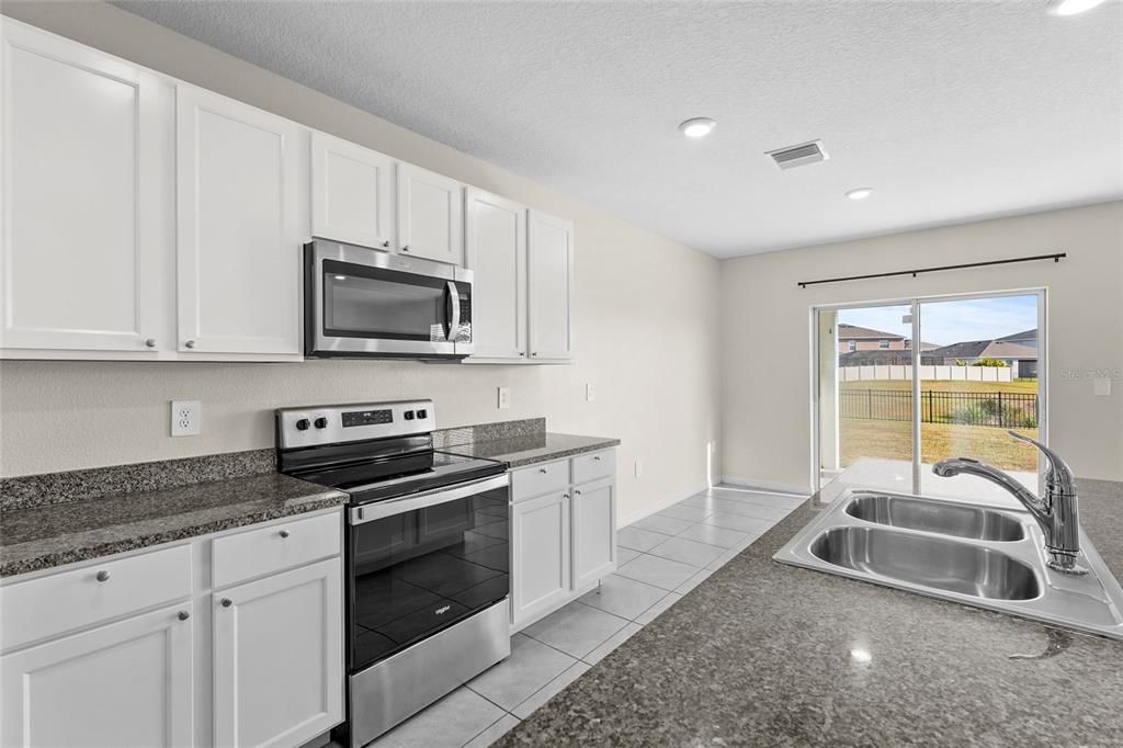 En Venta: $499,000 (5 camas, 3 baños, 2594 Pies cuadrados)