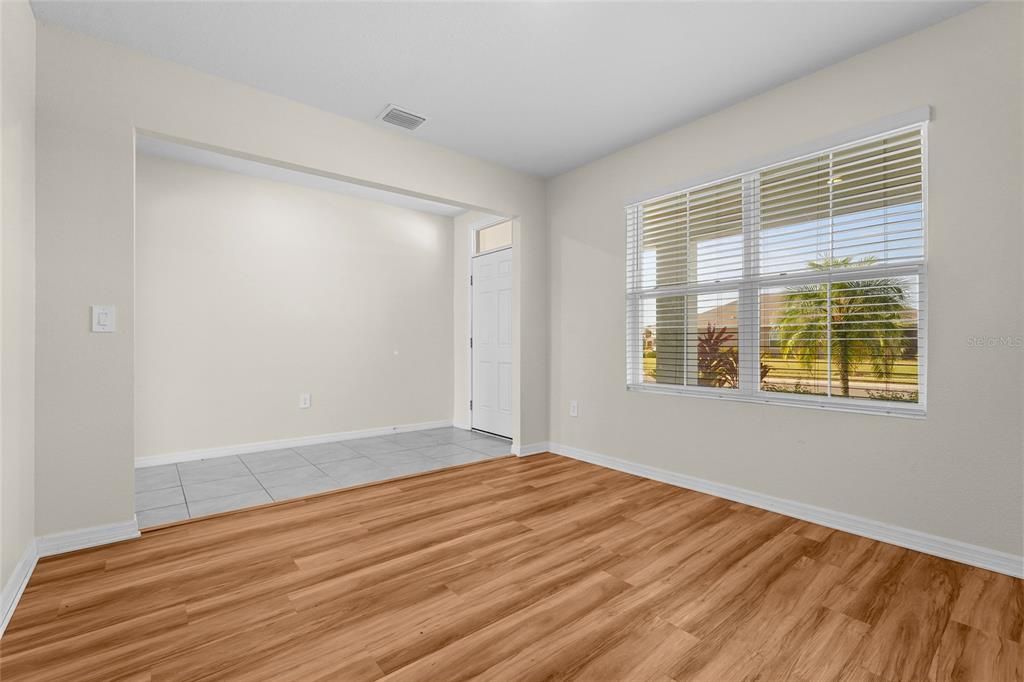 En Venta: $499,000 (5 camas, 3 baños, 2594 Pies cuadrados)