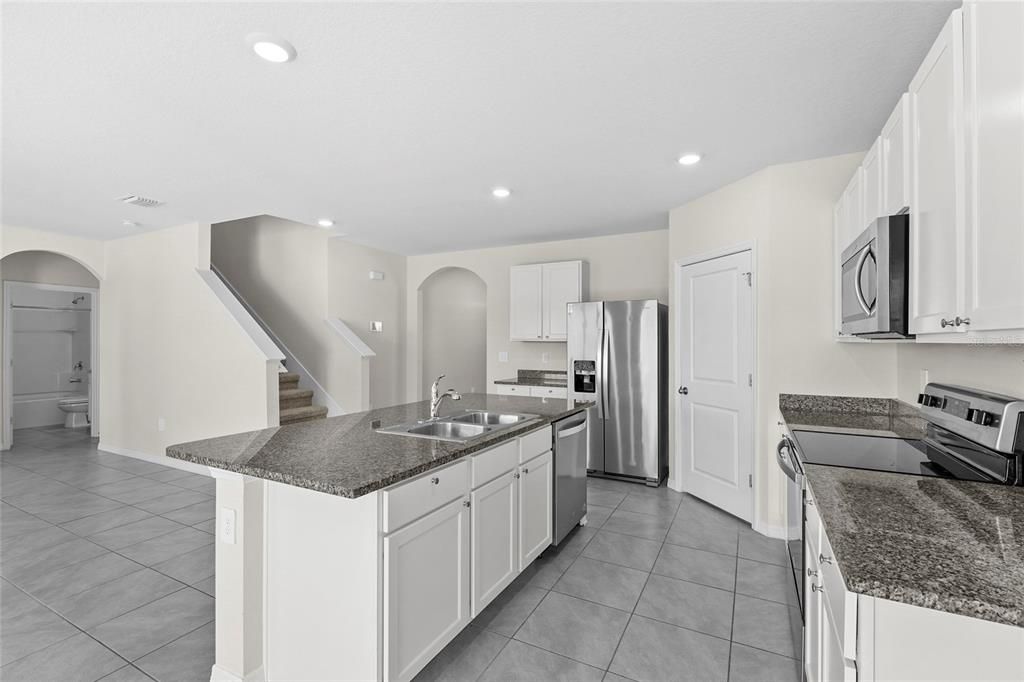 En Venta: $499,000 (5 camas, 3 baños, 2594 Pies cuadrados)