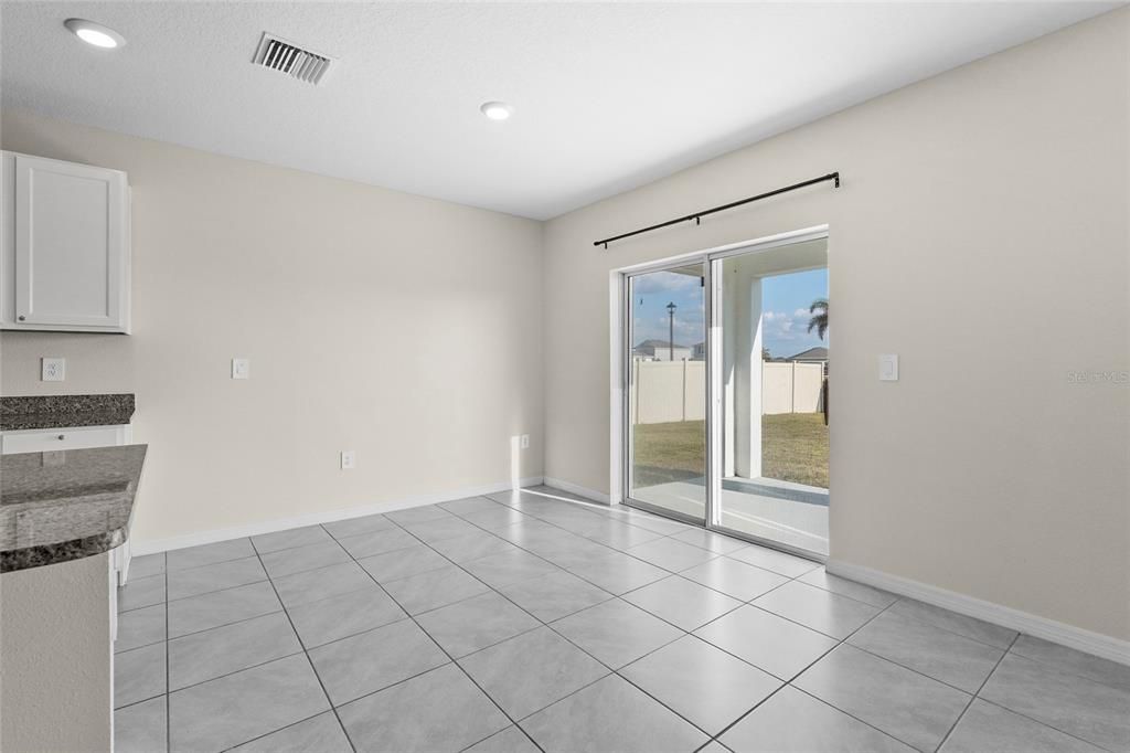 En Venta: $499,000 (5 camas, 3 baños, 2594 Pies cuadrados)