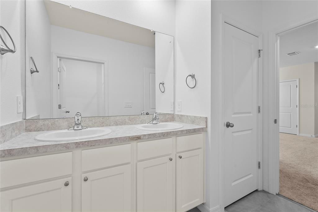 En Venta: $499,000 (5 camas, 3 baños, 2594 Pies cuadrados)