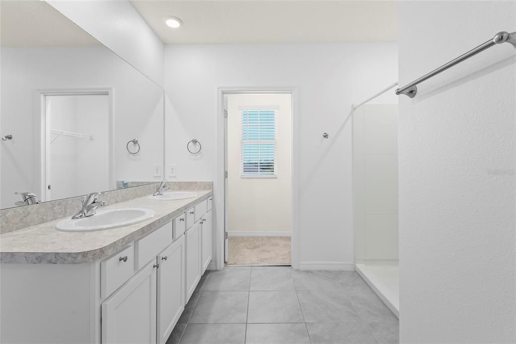 En Venta: $499,000 (5 camas, 3 baños, 2594 Pies cuadrados)