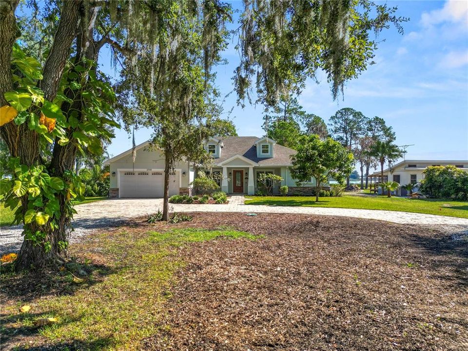 Active With Contract: $610,000 (4 beds, 3 baths, 2586 Square Feet)