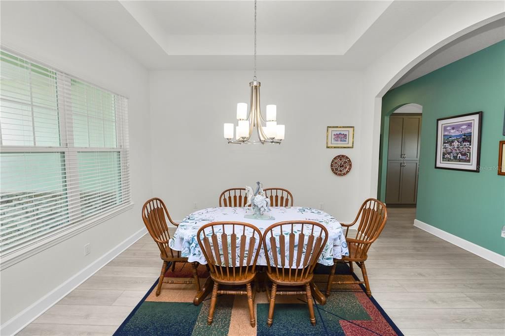 Active With Contract: $610,000 (4 beds, 3 baths, 2586 Square Feet)