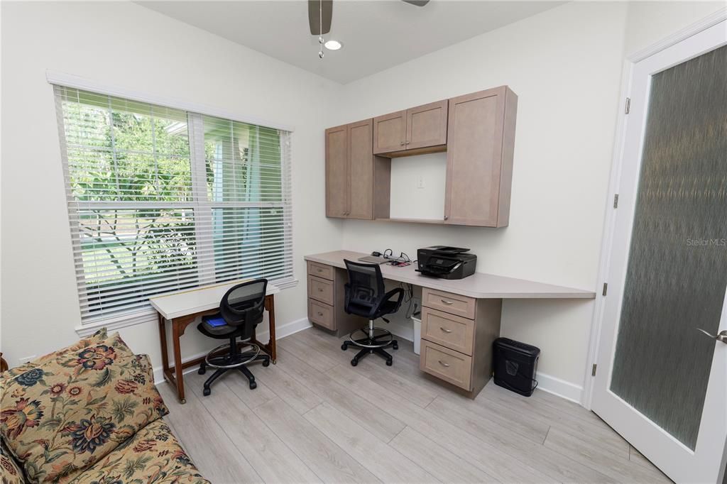 Active With Contract: $610,000 (4 beds, 3 baths, 2586 Square Feet)