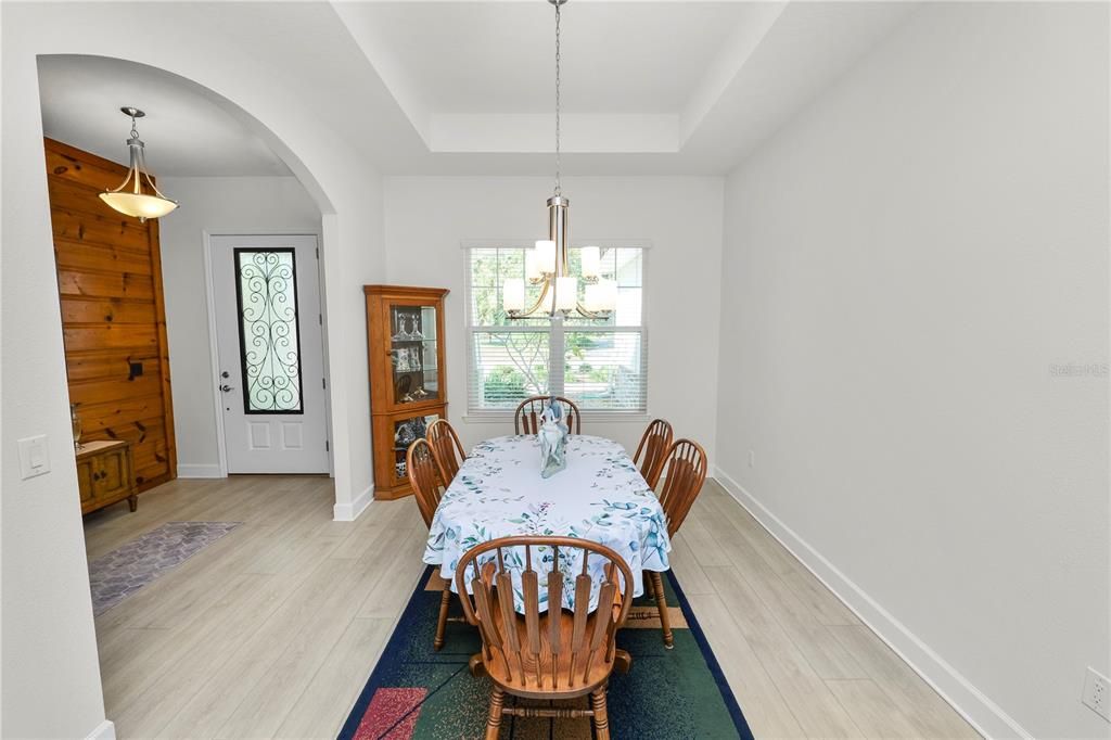 Active With Contract: $610,000 (4 beds, 3 baths, 2586 Square Feet)