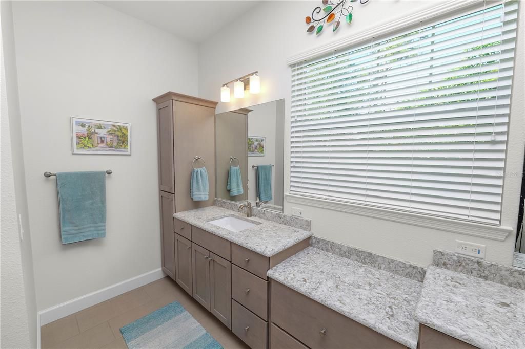 Active With Contract: $610,000 (4 beds, 3 baths, 2586 Square Feet)