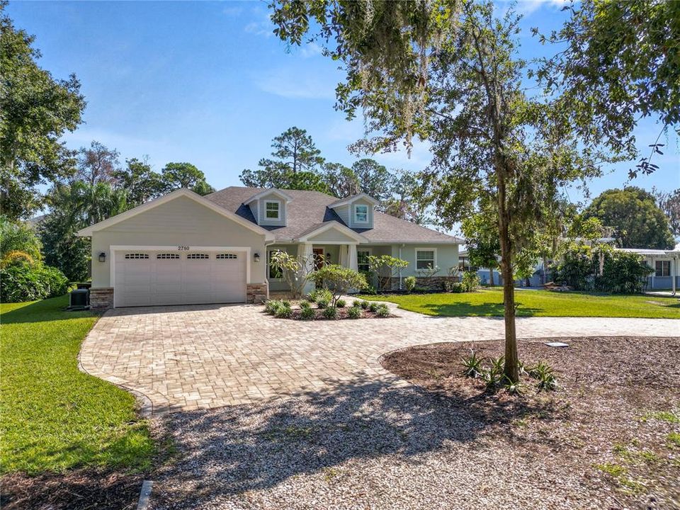 Active With Contract: $610,000 (4 beds, 3 baths, 2586 Square Feet)