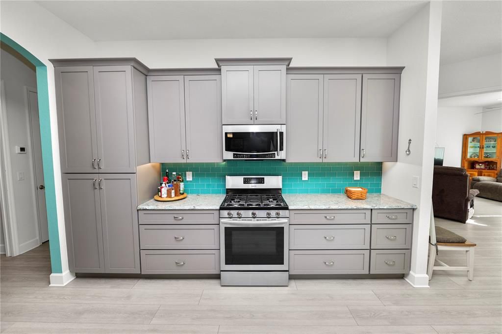 Active With Contract: $610,000 (4 beds, 3 baths, 2586 Square Feet)