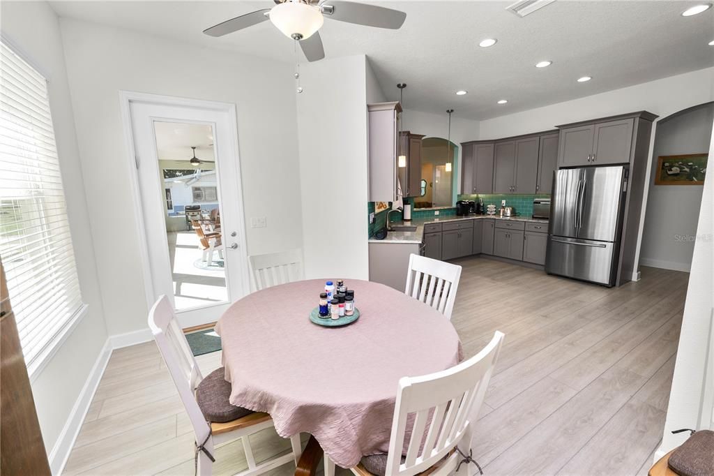 Active With Contract: $610,000 (4 beds, 3 baths, 2586 Square Feet)