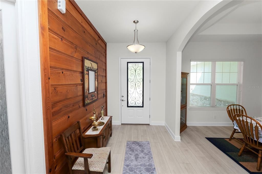 Active With Contract: $610,000 (4 beds, 3 baths, 2586 Square Feet)