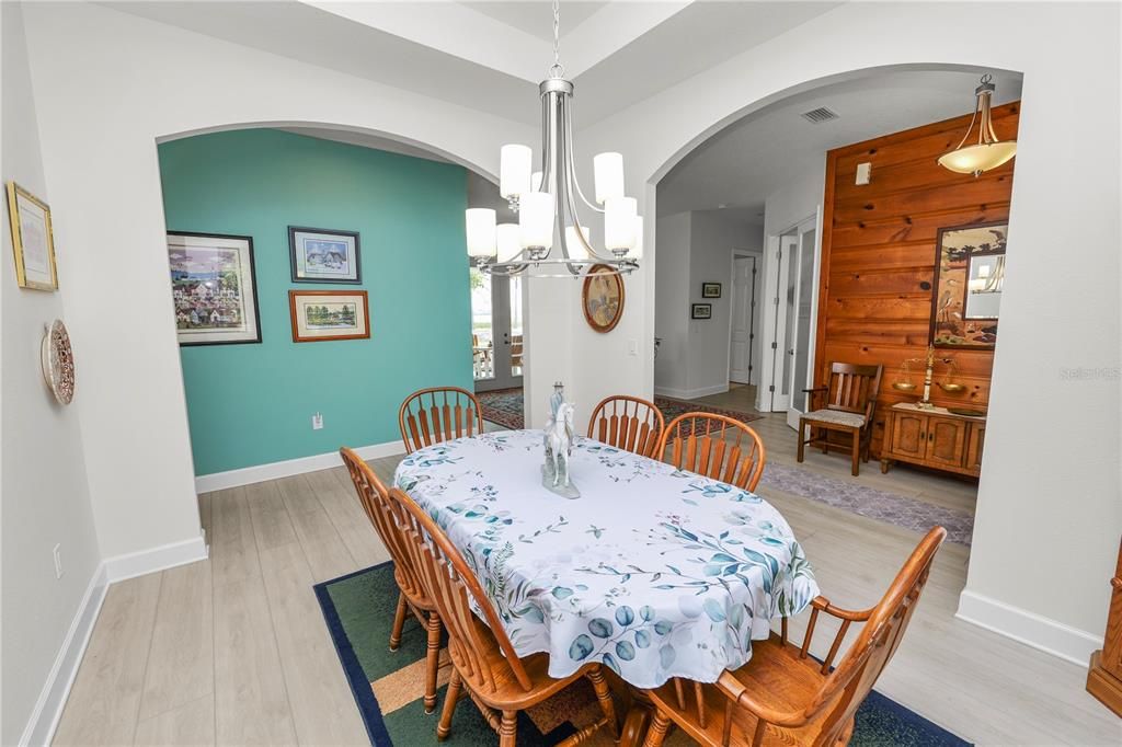 Active With Contract: $610,000 (4 beds, 3 baths, 2586 Square Feet)