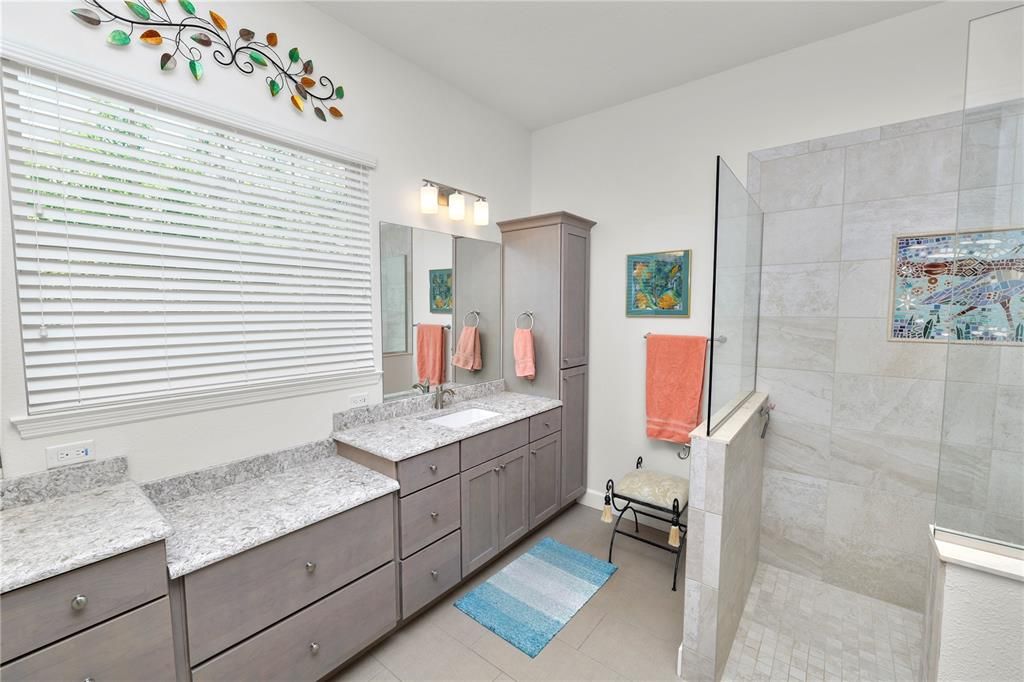 Active With Contract: $610,000 (4 beds, 3 baths, 2586 Square Feet)