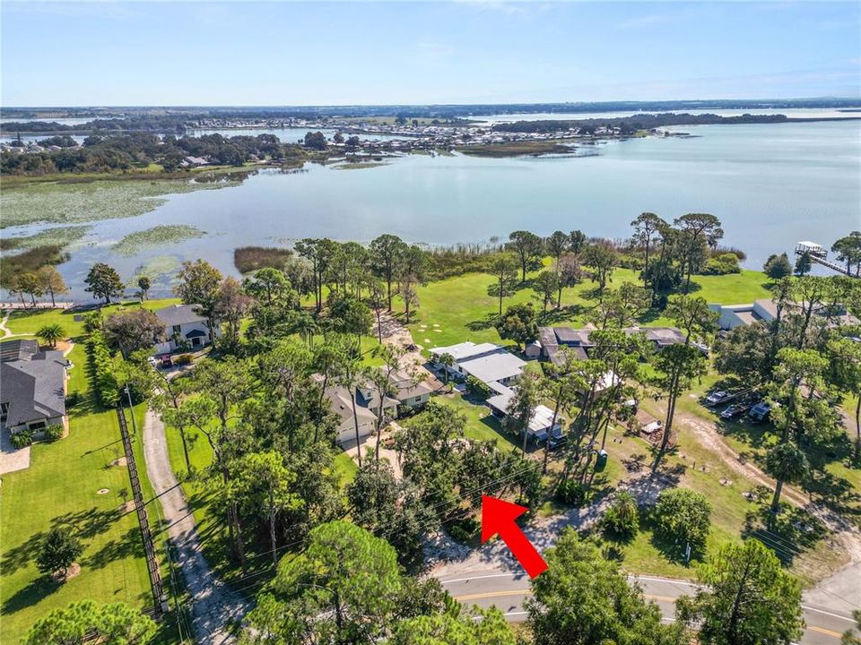 Active With Contract: $610,000 (4 beds, 3 baths, 2586 Square Feet)