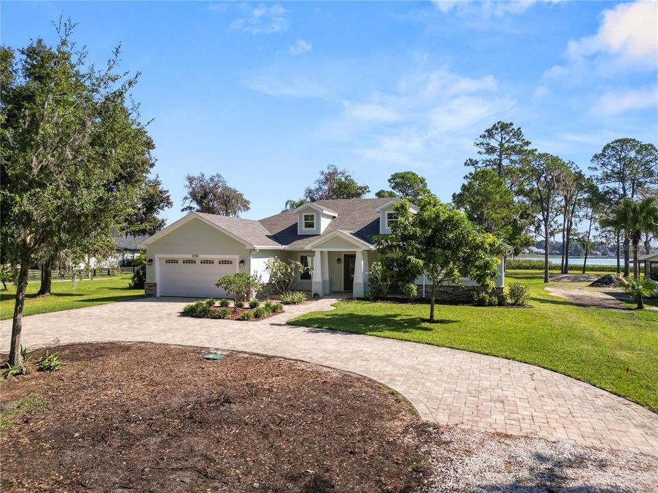 Active With Contract: $610,000 (4 beds, 3 baths, 2586 Square Feet)