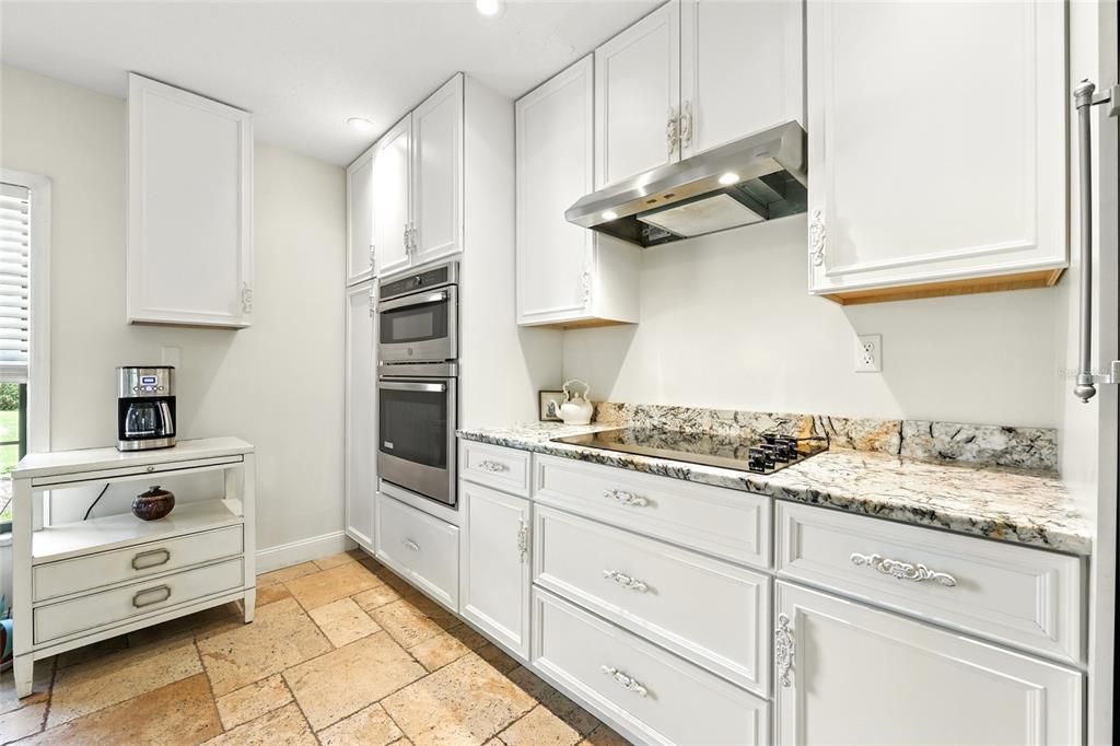 For Sale: $675,000 (3 beds, 2 baths, 2703 Square Feet)