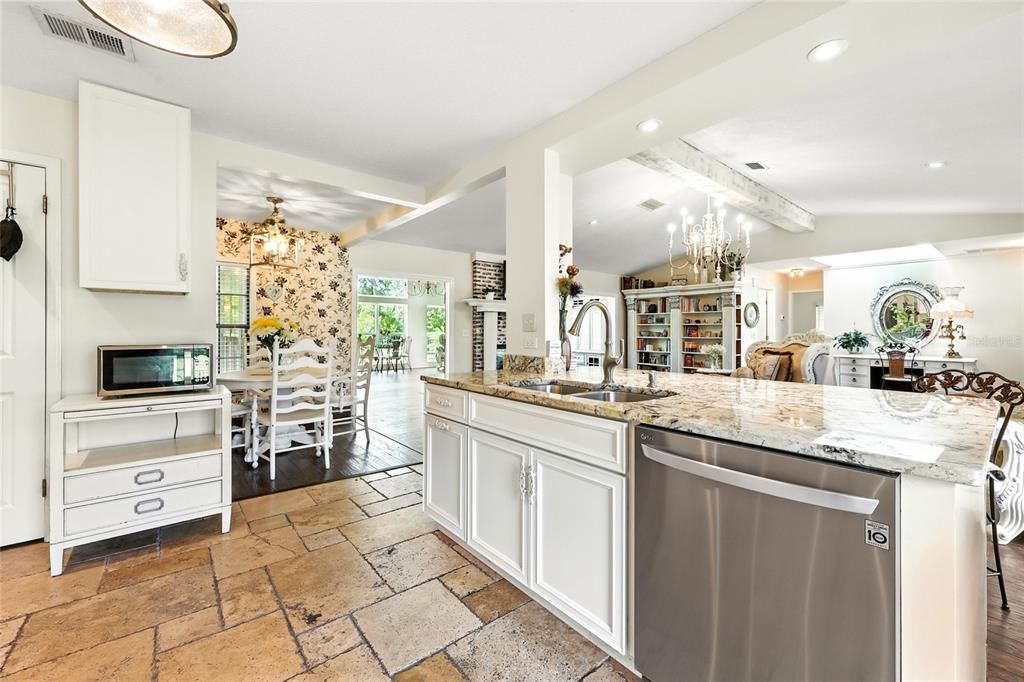 For Sale: $675,000 (3 beds, 2 baths, 2703 Square Feet)