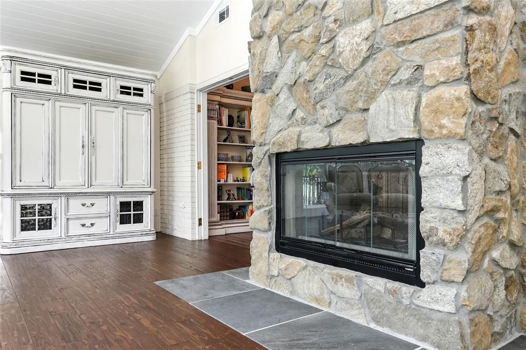 For Sale: $675,000 (3 beds, 2 baths, 2703 Square Feet)