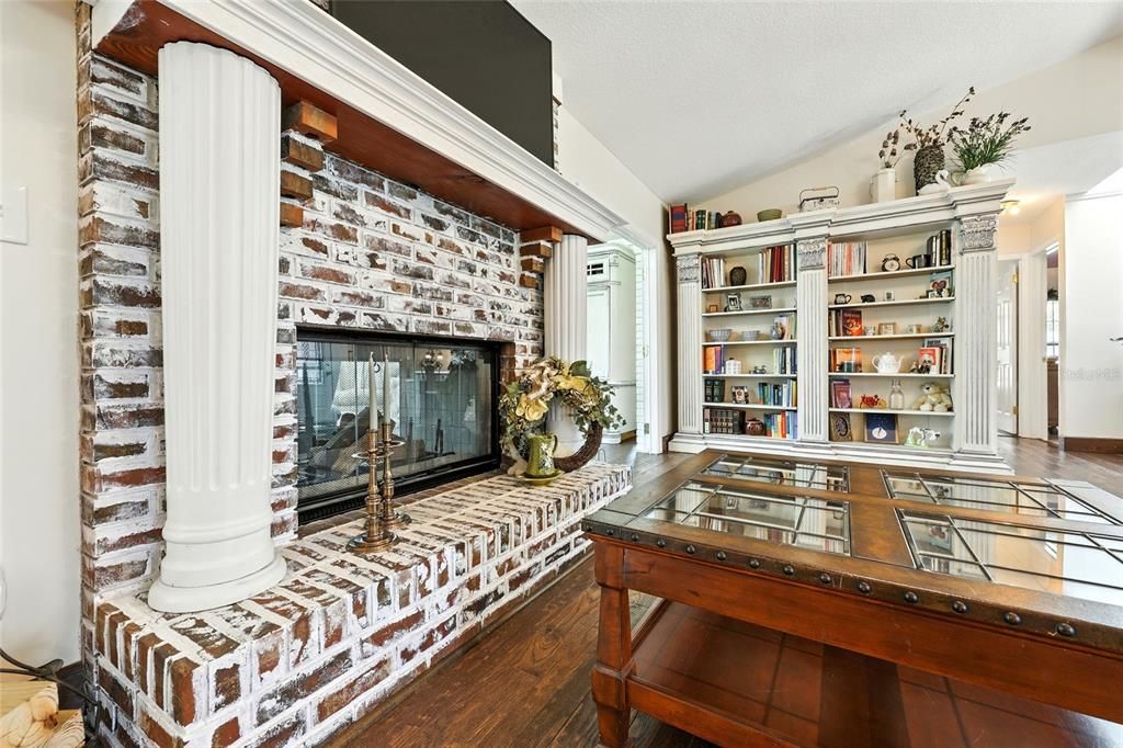 For Sale: $675,000 (3 beds, 2 baths, 2703 Square Feet)