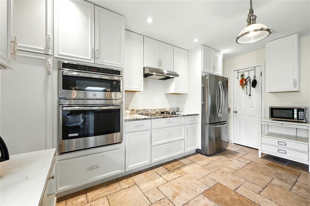 For Sale: $675,000 (3 beds, 2 baths, 2703 Square Feet)