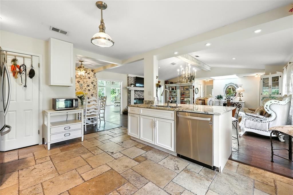 For Sale: $675,000 (3 beds, 2 baths, 2703 Square Feet)