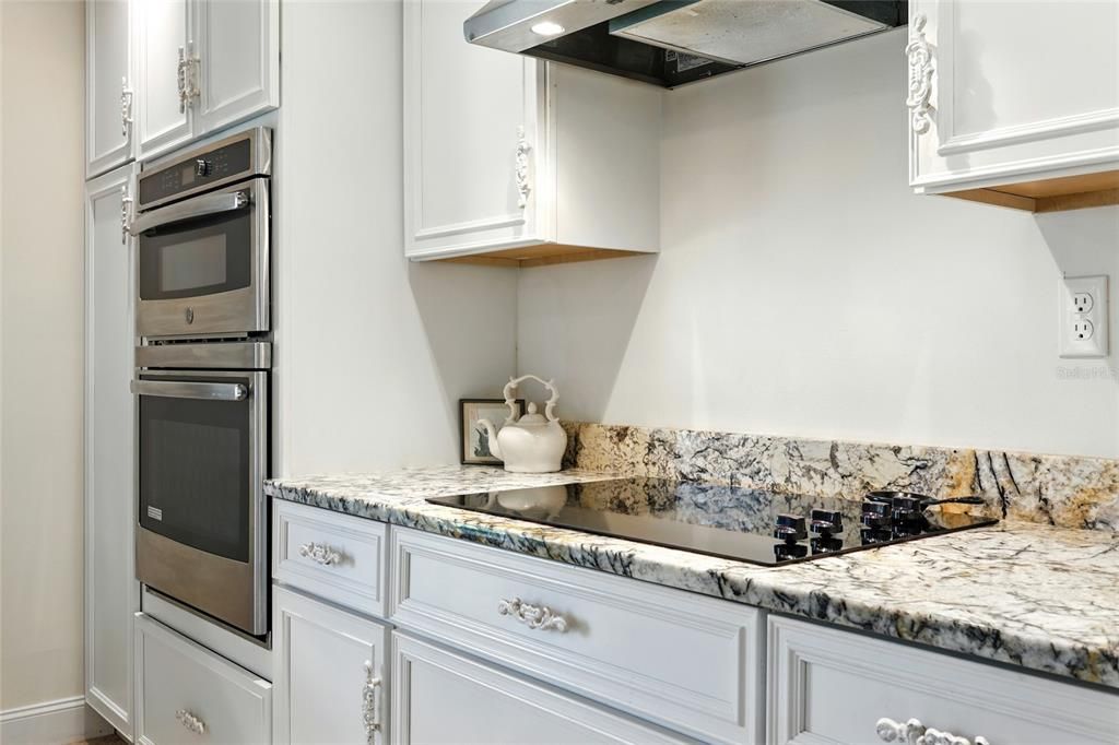 For Sale: $675,000 (3 beds, 2 baths, 2703 Square Feet)