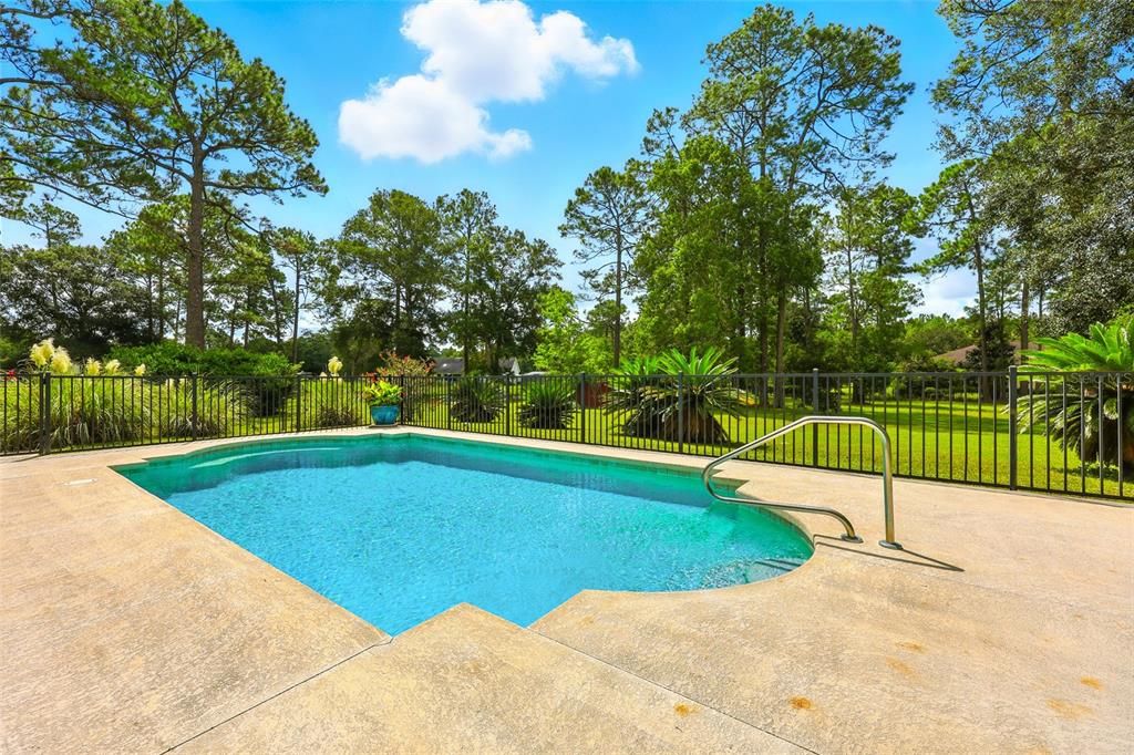 For Sale: $675,000 (3 beds, 2 baths, 2703 Square Feet)