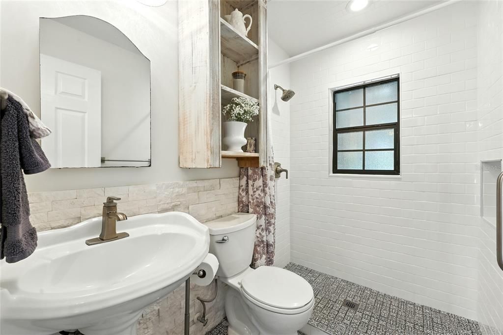 For Sale: $675,000 (3 beds, 2 baths, 2703 Square Feet)