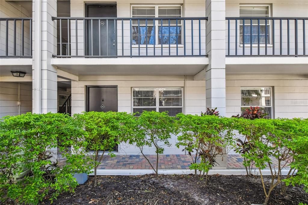 待售: $160,000 (1 贝兹, 1 浴室, 644 平方英尺)