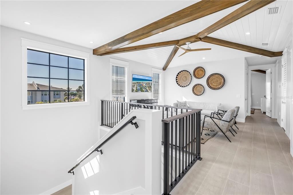 Active With Contract: $5,000,000 (6 beds, 6 baths, 3279 Square Feet)