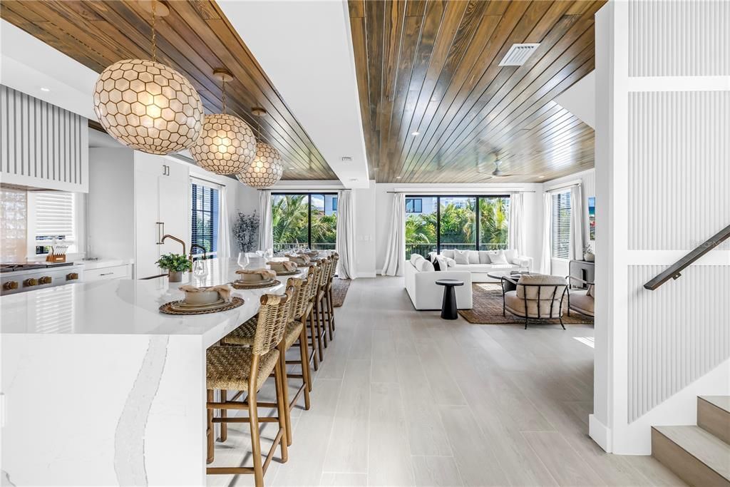 Active With Contract: $5,000,000 (6 beds, 6 baths, 3279 Square Feet)