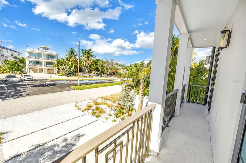 Active With Contract: $5,000,000 (6 beds, 6 baths, 3279 Square Feet)